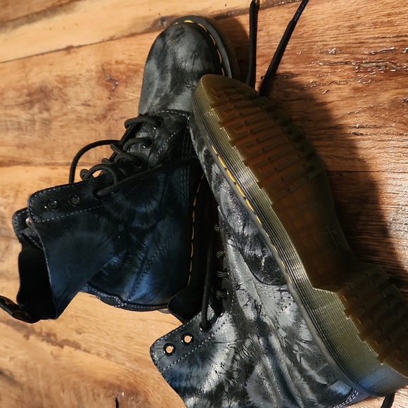 Dr.Martens women's size 7 1460 Pascal tie dye black+charcoal boots EUC - Picture 1 of 5